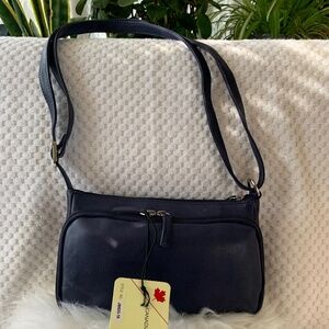 Canadian Traveller Dark Blue Crossbody Bag – Premium Soft Leather for On-the-Go